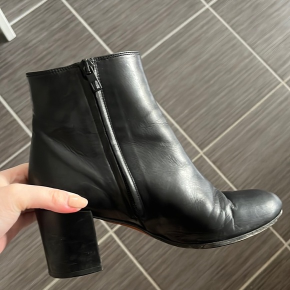VINCE Genuine Leather  Black Leather Booties - Picture 2 of 6